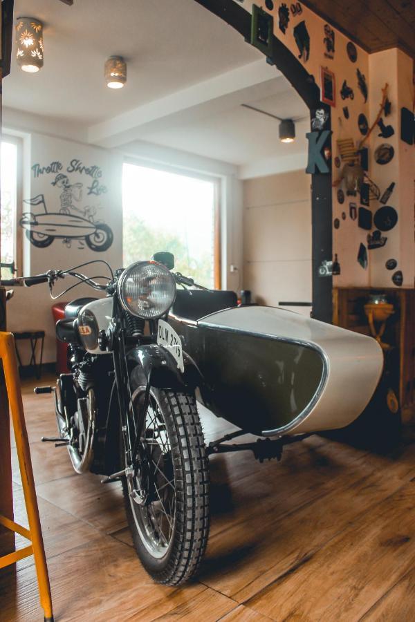 Throttle Shrottle Moto Hostel Manāli Exteriör bild