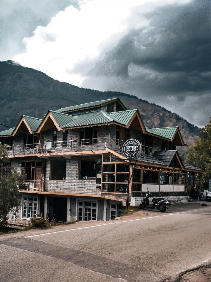 Throttle Shrottle Moto Hostel Manāli Exteriör bild