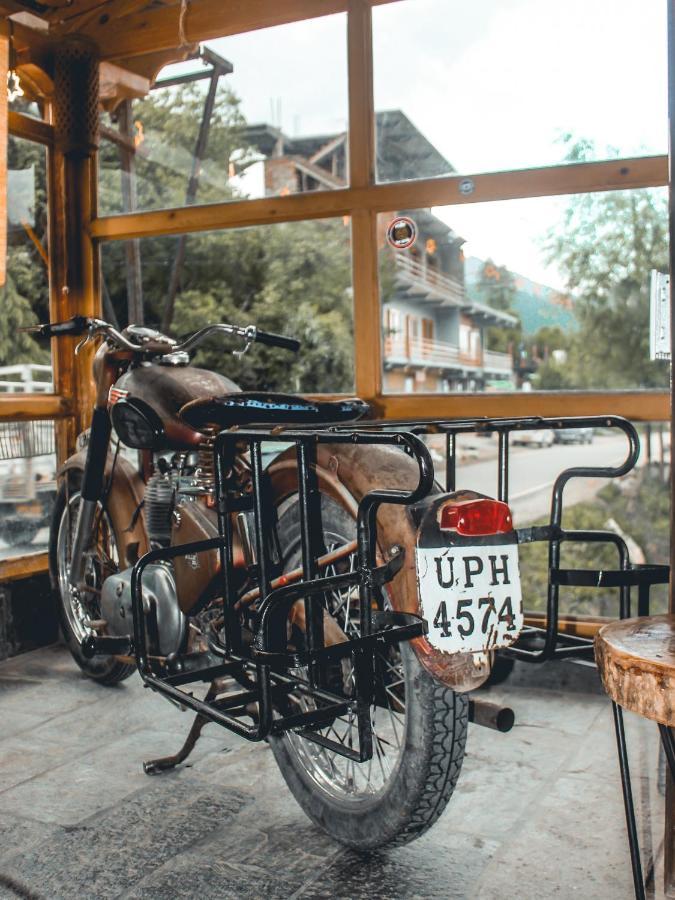Throttle Shrottle Moto Hostel Manāli Exteriör bild